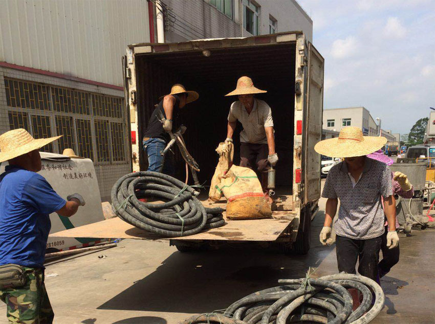 裕华一部件厂房地基出现下沉注浆加固